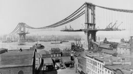 Bouw van de Manhattan Bridge in New York City